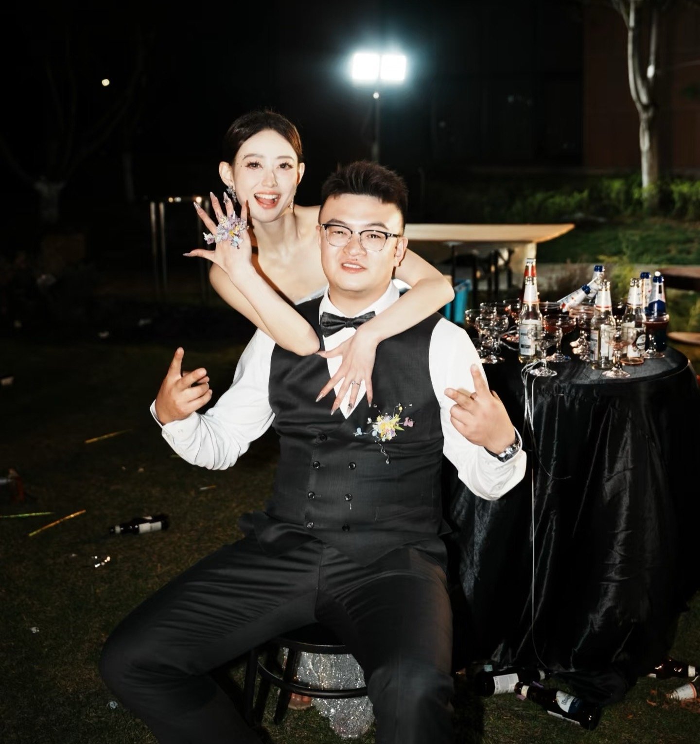 floral jewelry brooch with pearls and silver-tone details