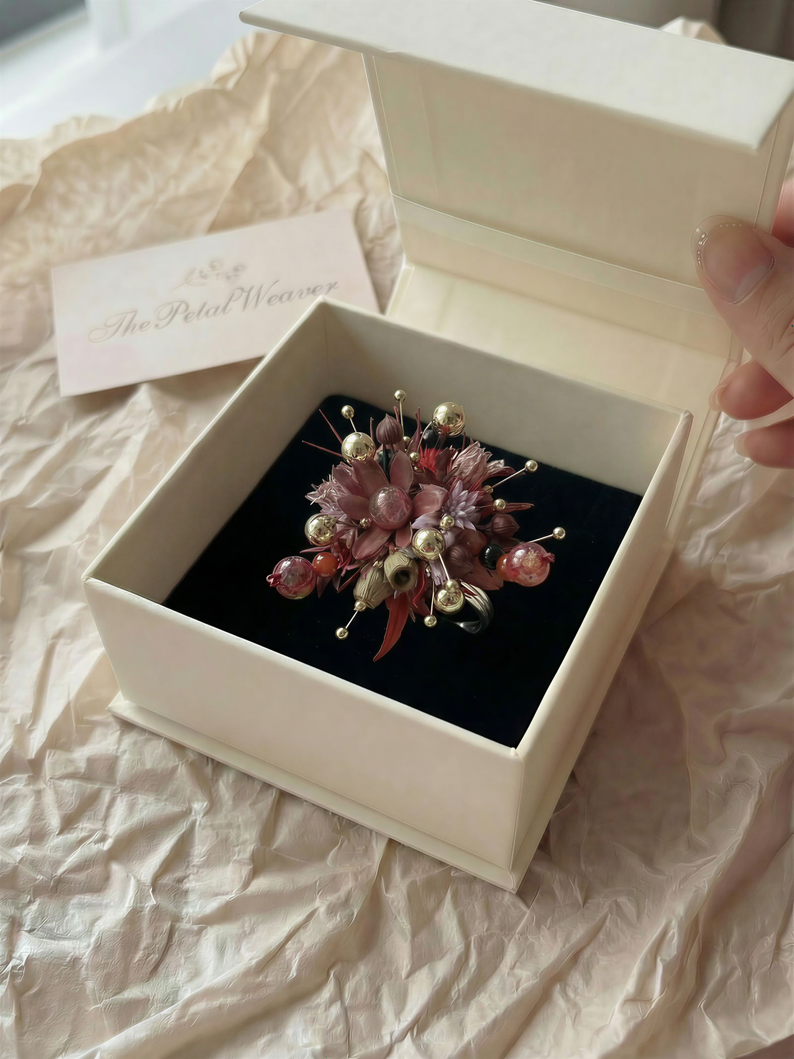 花瓣编织者戒指礼盒